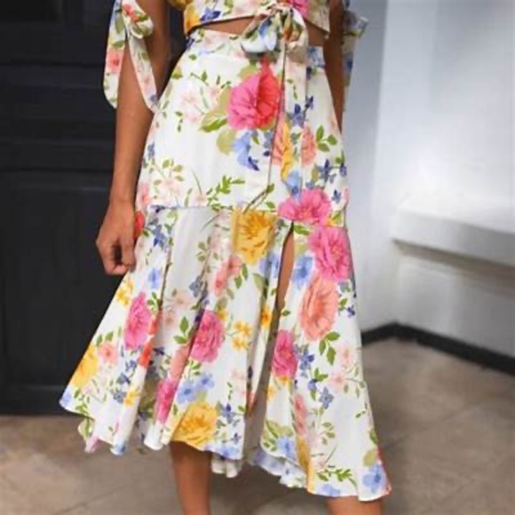 Yumi Kim - Picture 1 of 4